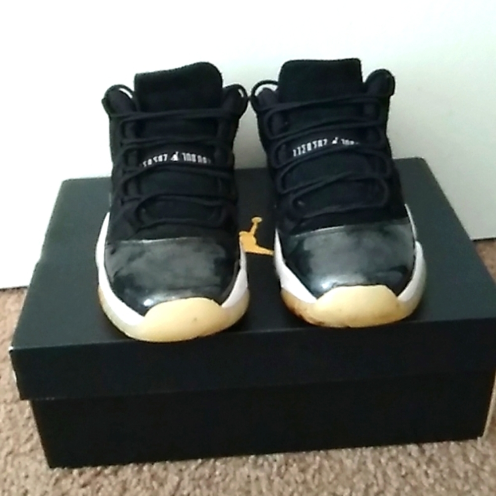 Jordan low Barron's Retro Big Boy Size 6Y = 7 in Women